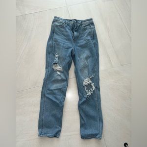 hollister ultra high-rise mom jean